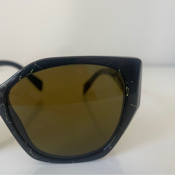 Prada Sunglasses PR19ZS - Picture 4 of 14